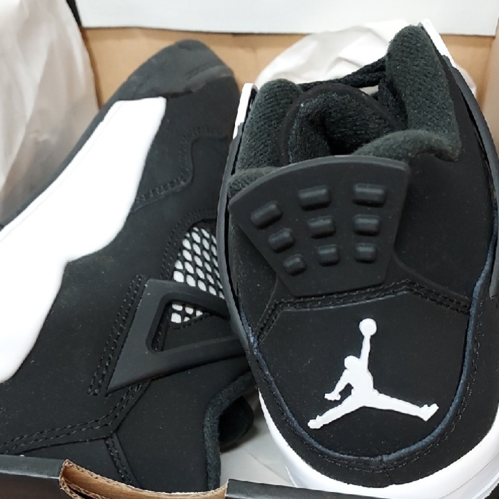 Jordan 4 Retro Little Kids Black and White Sneakers